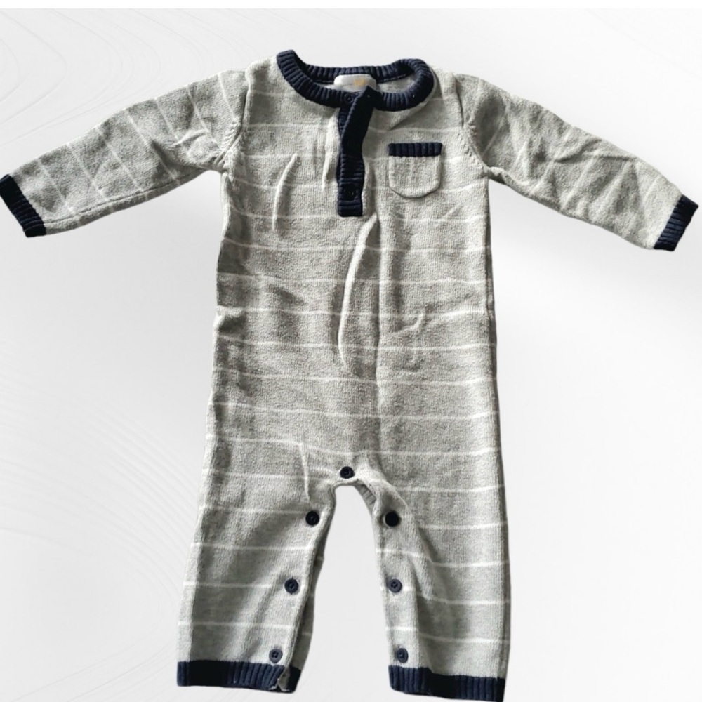 Bloomie's Baby Gray/Navy Striped Romper 6 months 12-16 lbs